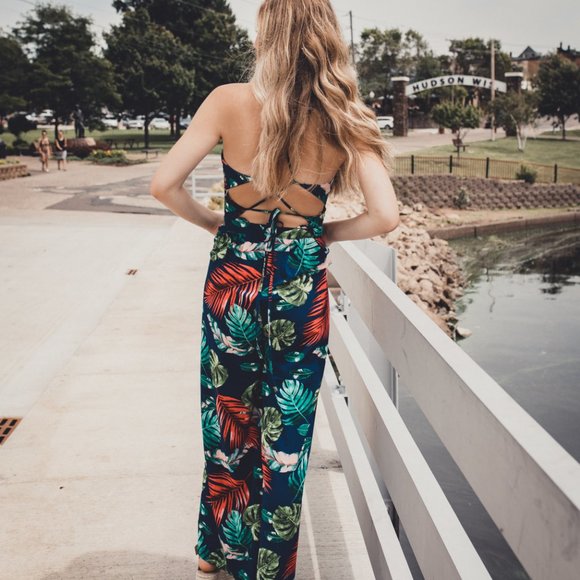 Flowy Jumpsuit monstera open back wide leg - Picture 2 of 7